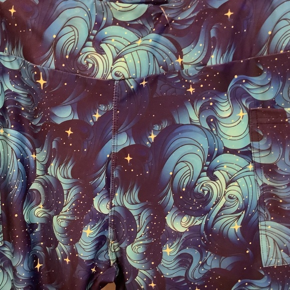 Luv21 Leggings Capris Cropped Women’s Size 2-10 Yoga Waistband Night Sky Pattern - Picture 2 of 9